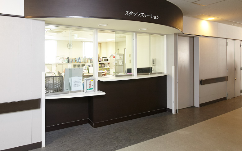 認知症治療病棟スタッフステーション写真